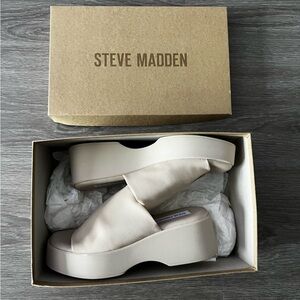 Steve Madden Slinky30 Sandal